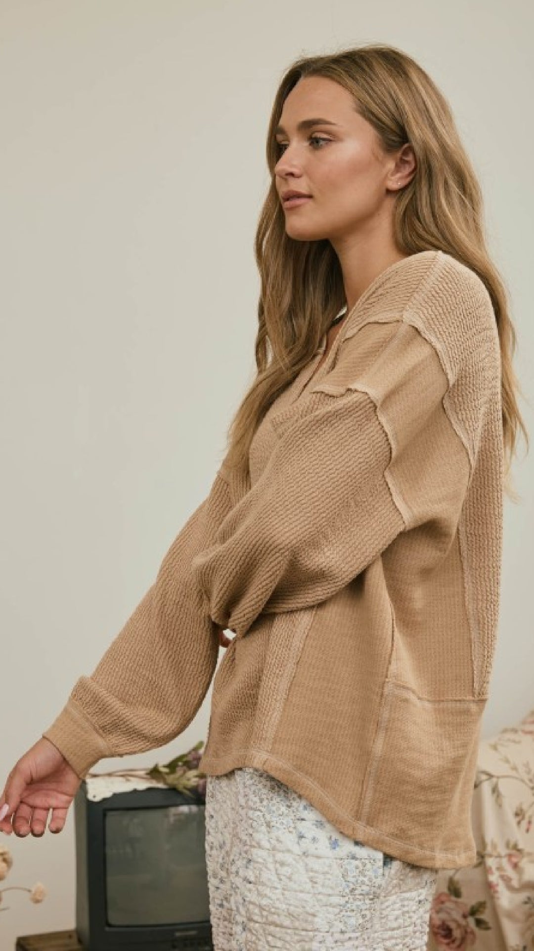 Seven O'Clock On The Dot Top - Khaki