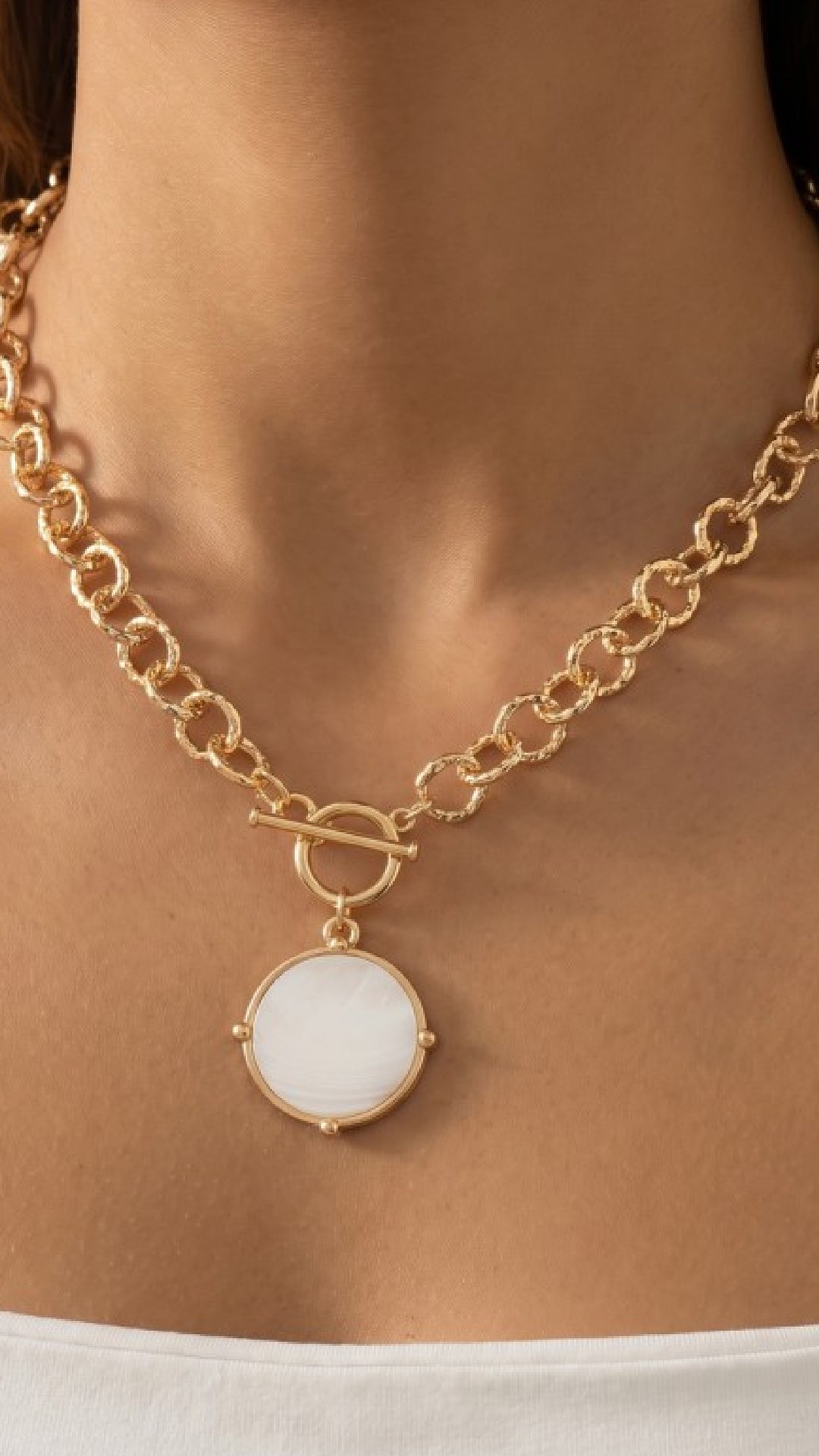 Ritzy Place Necklace - White