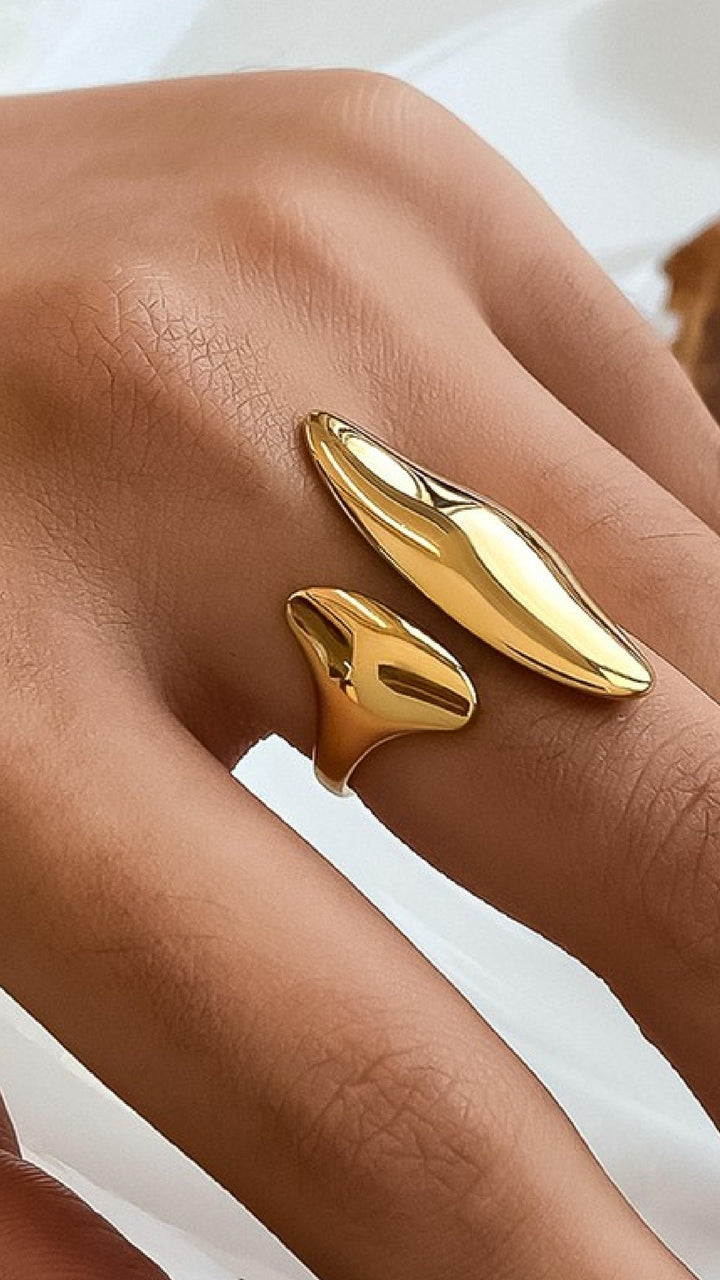 Treehouse Social Club Ring