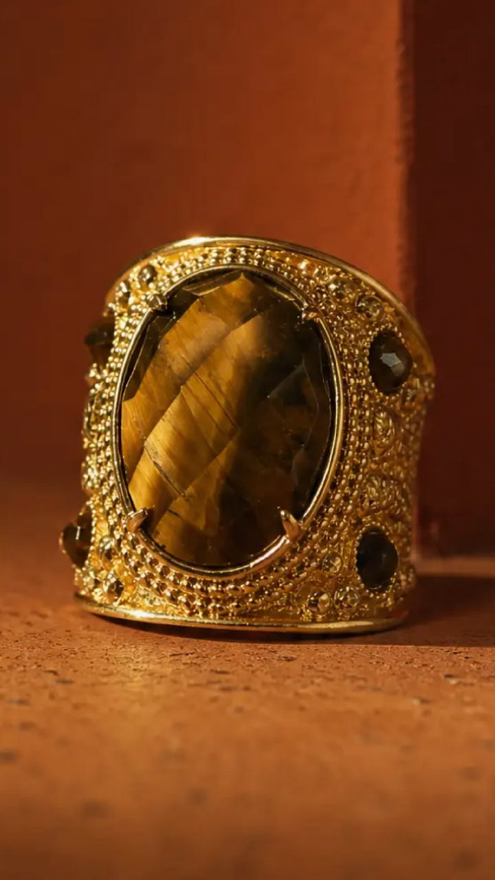 Prestigious Ring