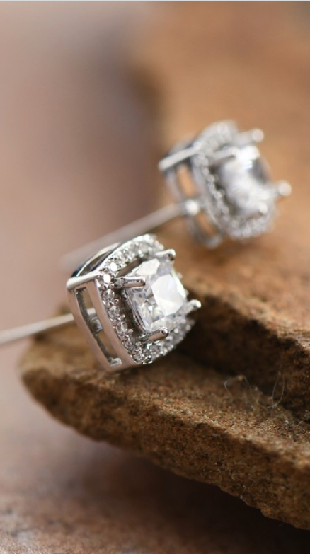 Dainty Square Stud Earrings