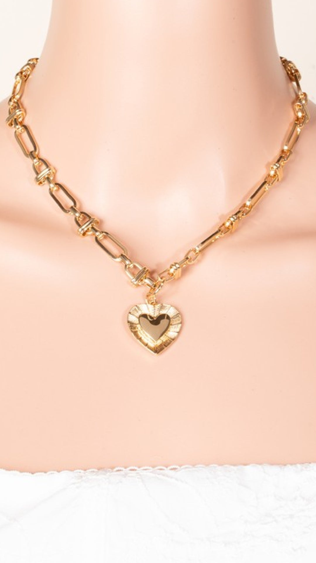 Romantic Heart Necklace - Gold